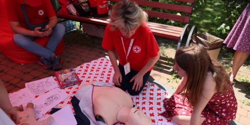 В Киеве Красный Крест устроил день психологической разгрузки для детей и взрослых