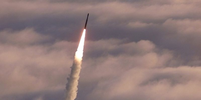 США успешно испытали новую баллистическую ракету средней дальности