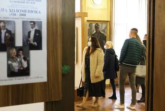 У Чернівецькому художньому музеї відкрили виставку до 95-ліття Івана Холоменюка