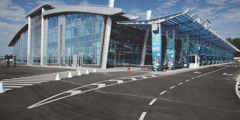 Аэропорт «Киев» заработает с 12 сентября