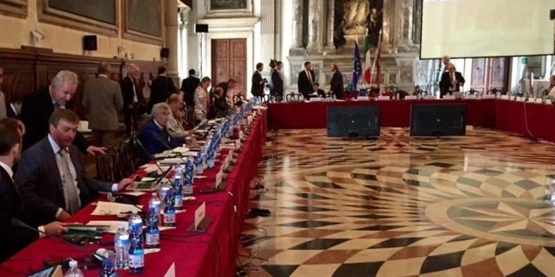 Реформа Конституционного суда: Венецианская комиссия прокомментировала законопроект