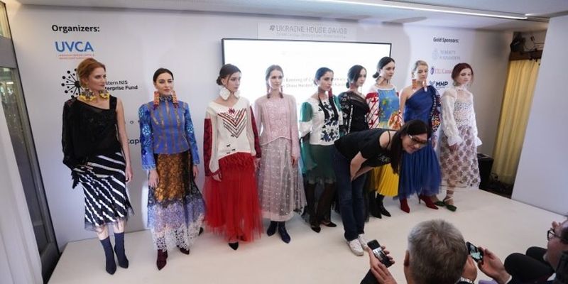Український Haute Couture від Оксани Караванської вразив Давос