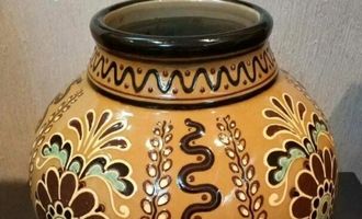 Обычная ваза? На аукционе выставили уникальную керамику за 2 тысячи долларов - может пылиться у вас на балконе