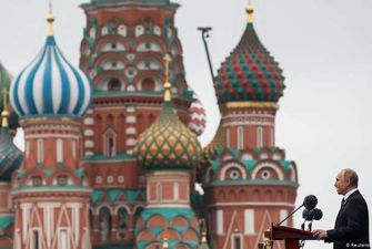 Путін з космічною швидкістю змінює Конституцію Росії