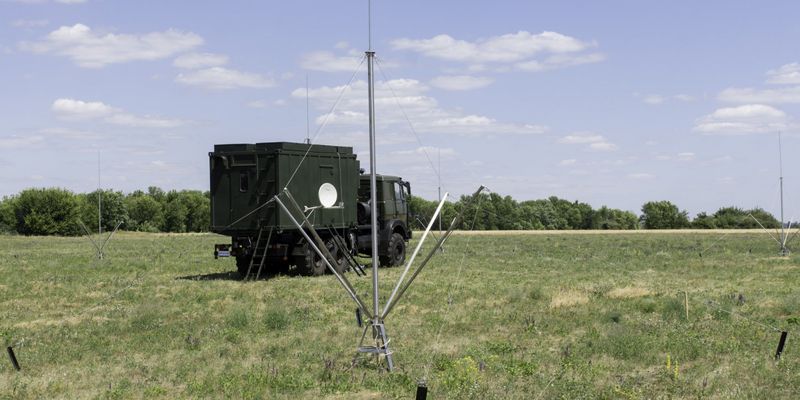 ЗСУ отримали на озброєння мобільний сучасний радіопеленгатор "Сектор Р-677"