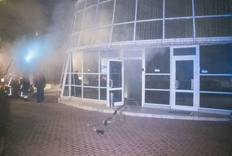 Горел подвал: В Киеве произошел пожар в клинике красоты - ГСЧС