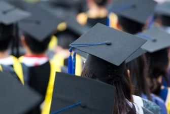 "Вузам запрещено задерживать выдачу диплома": в Минобразования прояснили ситуацию