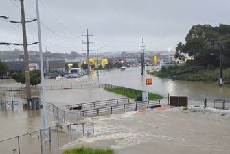 В Новой Зеландии масштабный потоп: под водой автомагистрали, дома и аэропорт