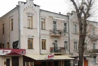 В Киеве разрушают историческое здание, в котором живут люди/Историческое наследие города под угрозой исчезновения