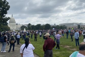 В Вашингтоне на митинг по поддержке арестованных за штурм Капитолия людей собралось меньше, чем копов