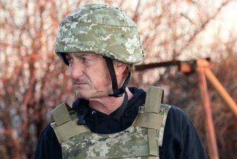 Шон Пенн носить берці з написом "Слава Україні" – фото