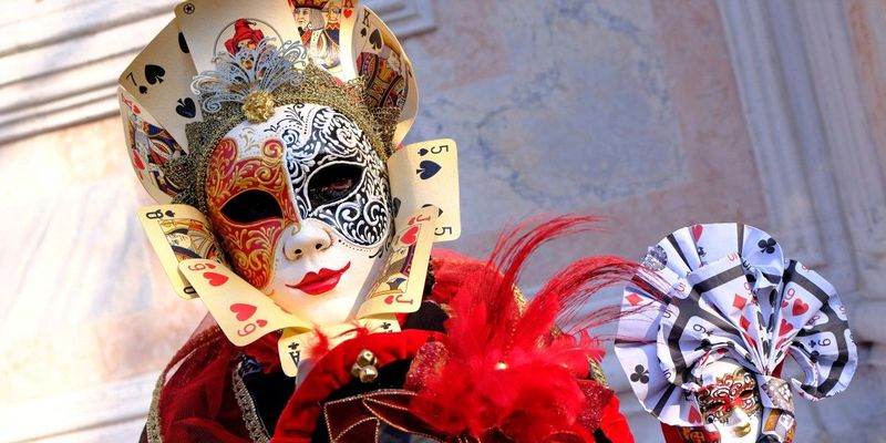 У Венеції через коронавірус дочасно завершили карнавал