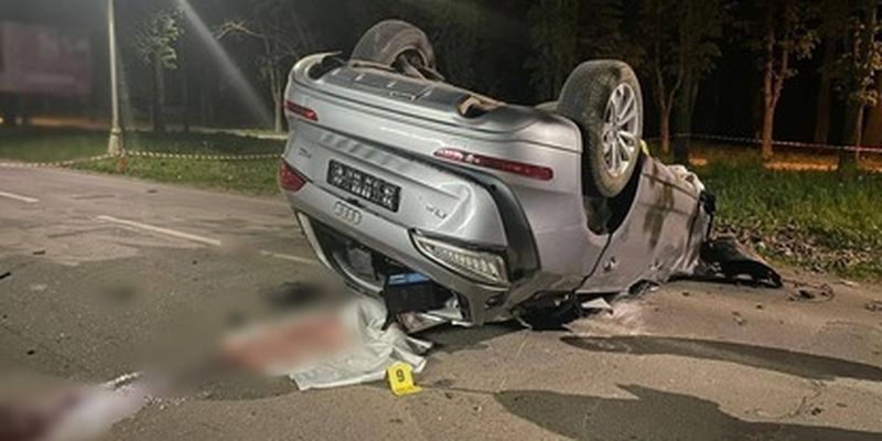 Автомобиль летел на страшной скорости: в Ужгороде в ДТП погибли молодые люди. Фото и видео