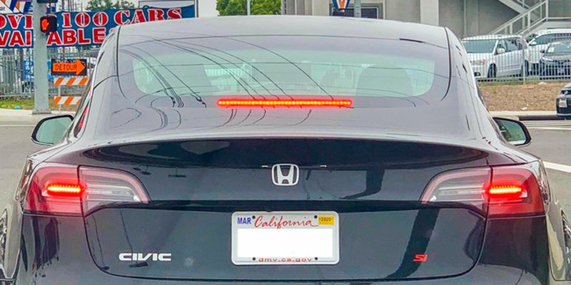 Электромобиль Tesla Model 3 превратили в Honda Civic