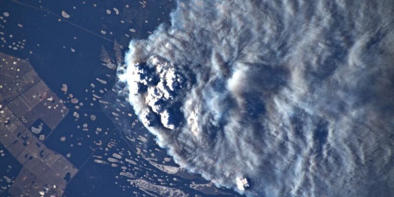 Астронавт показал пожары в Австралии с борта МКС: экипаж никогда такого не видел