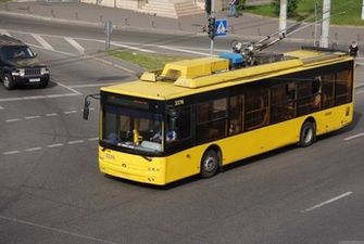 В Киеве ограничили движение всего общественного транспорта: названы график и срок