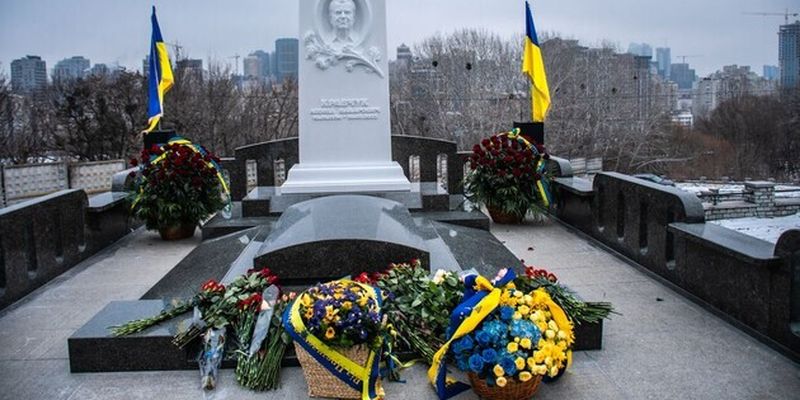 У Києві відкрили пам’ятник першому президенту України