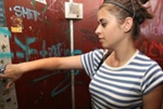 Украинское министерство посоветовало не ездить в лифтах во время карантина