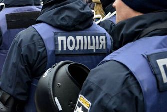ЧП у метро Киева: съехались взрывотехники и полиция, подробности и кадры