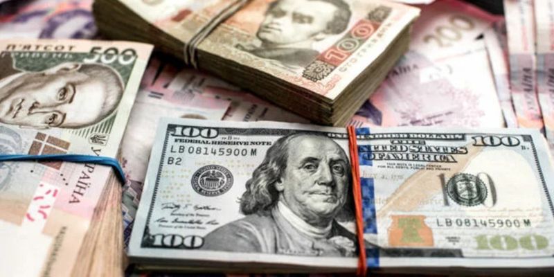 Евро и доллар подешевели: курс валют в Украине 24 мая
