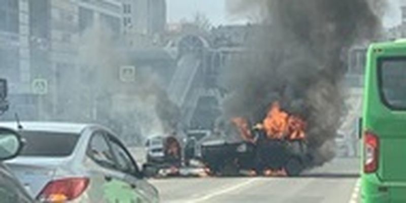 В Курске произошло масштабное ДТП: автобус протаранил машины и остановку