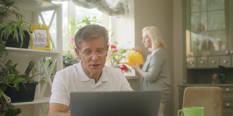 Как быстро и удобно подать заявку на оформление пенсии: пошаговая инструкция от ПФУ