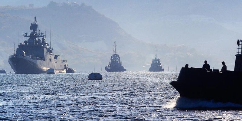 РФ ежедневно переставляет корабли ЧФ в Севастополе: что происходит