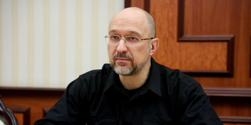 Через критику в медіа "зернових переговорів" Шмигаль збирається звільнити радника міністра - журналістка