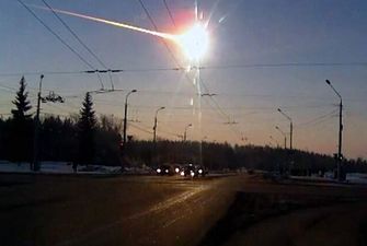 "Инопланетяне?" Загадочная вспышка в небе напугала Сибирь. Видео
