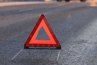 Автоледи на Lexus насмерть сбила пешехода на трассе Киев-Харьков