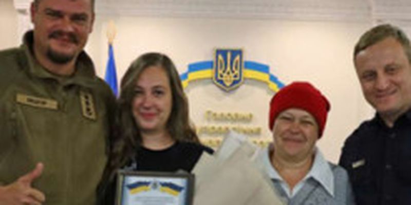 Український блокбастер: у Бердичеві мама з донькою зловили у своїй квартирі грабіжника