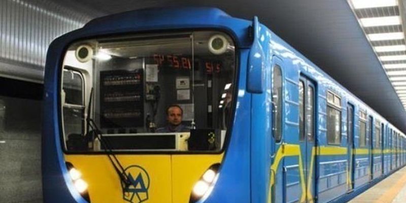 Под Киевсоветом массовая акция протеста - транспортники требуют от депутатов поднять стоимость проезда до 25 грн