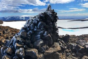 В Ісландії вчені «поховали» перший льодовик, який зник через зміни клімату