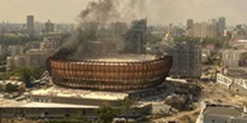 В Екатеринбурге загорелась ледовая арена