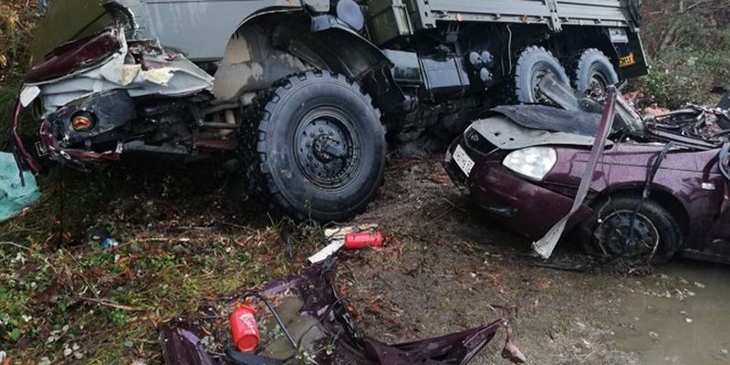 ДТП под Харьковом: разбился автомобиль с военными, есть погибшие