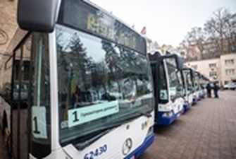 Киев получил еще 10 автобусов от Риги - Кличко