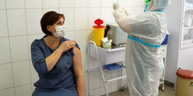Вакцинация украинцев от коронавируса. Что пошло не так?