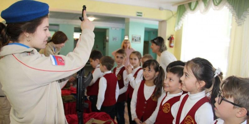 Оккупанты в Крыму "вербуют" малолетних детей в "боевые отряды" Путина – офицер ВСУ