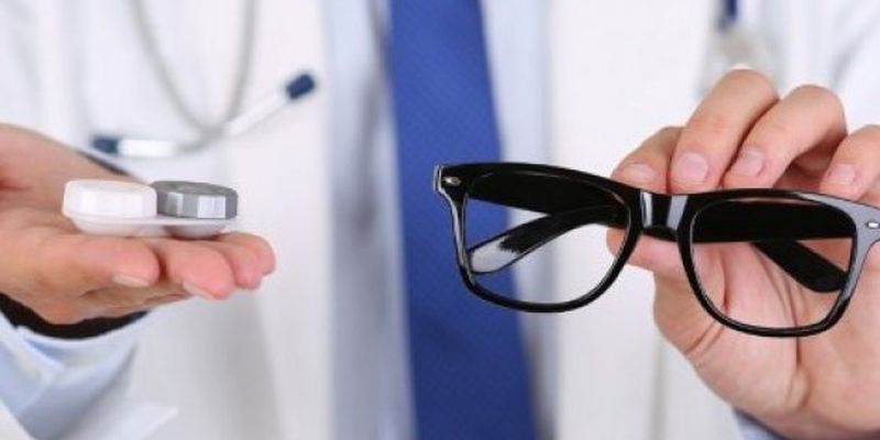 Очки или линзы: что лучше для здоровья