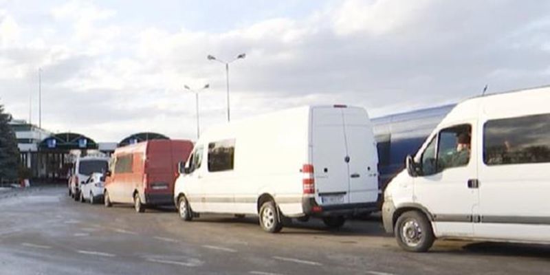 На польской границе скопились сотни авто