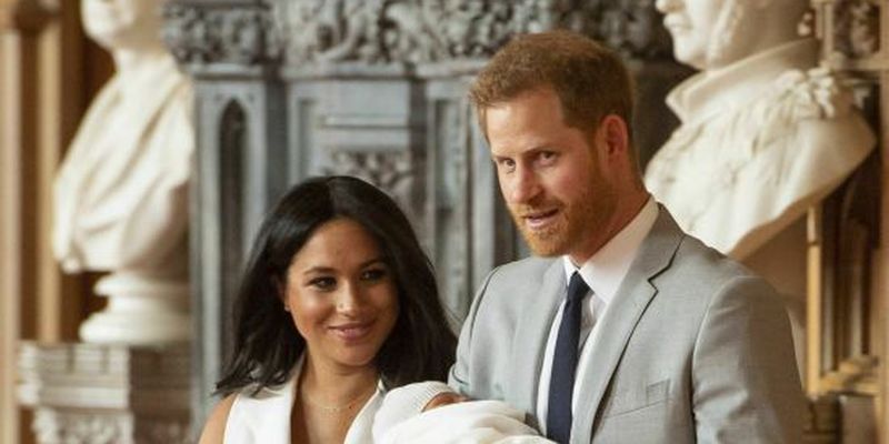 Принц Гаррі та Меган відвідали паб з 4-місячним сином - ЗМІ