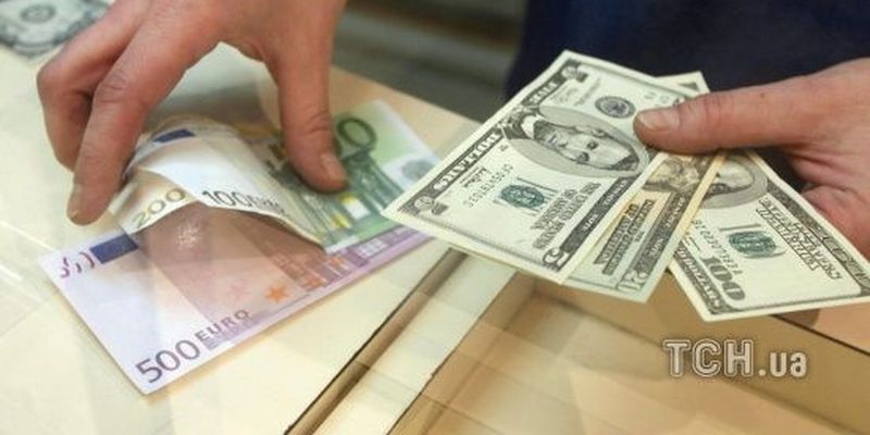 Долар і євро почали здорожчання: курси Нацбанку та в обмінниках 1 та 2 липня