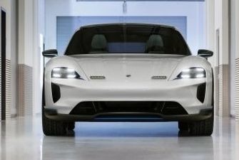 Porsche Taycan Cross Turismo появится на рынке в 2020 году