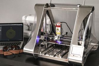 В Луцке с помощью 3D-принтера создают переходники для аппаратов ИВЛ