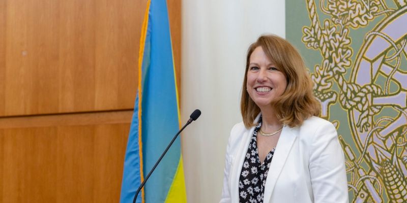 Дипломаты перед первой леди. ТОП-10 рейтинга самых влиятельных женщин Украины