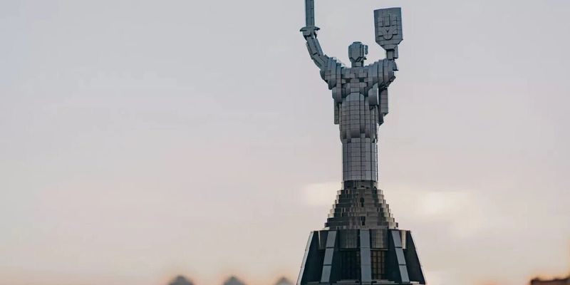 UNITED24 выпустила конструкторы LEGO в виде трех достопримечательностей Украины: как их получить
