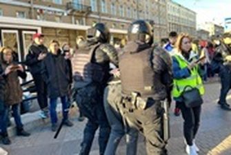 В десятках городов РФ протесты против мобилизации