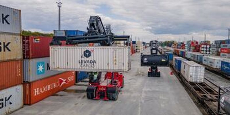 В Украине хотят через несколько недель восстановить морские паромные и контейнерные перевозки: в министерстве сделали заявление
