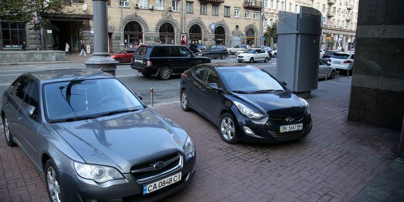 В Киеве собираются поднять цены на парковку в три раза: сколько будем платить