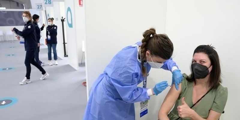 Польша будет вакцинировать украинских заробитчан